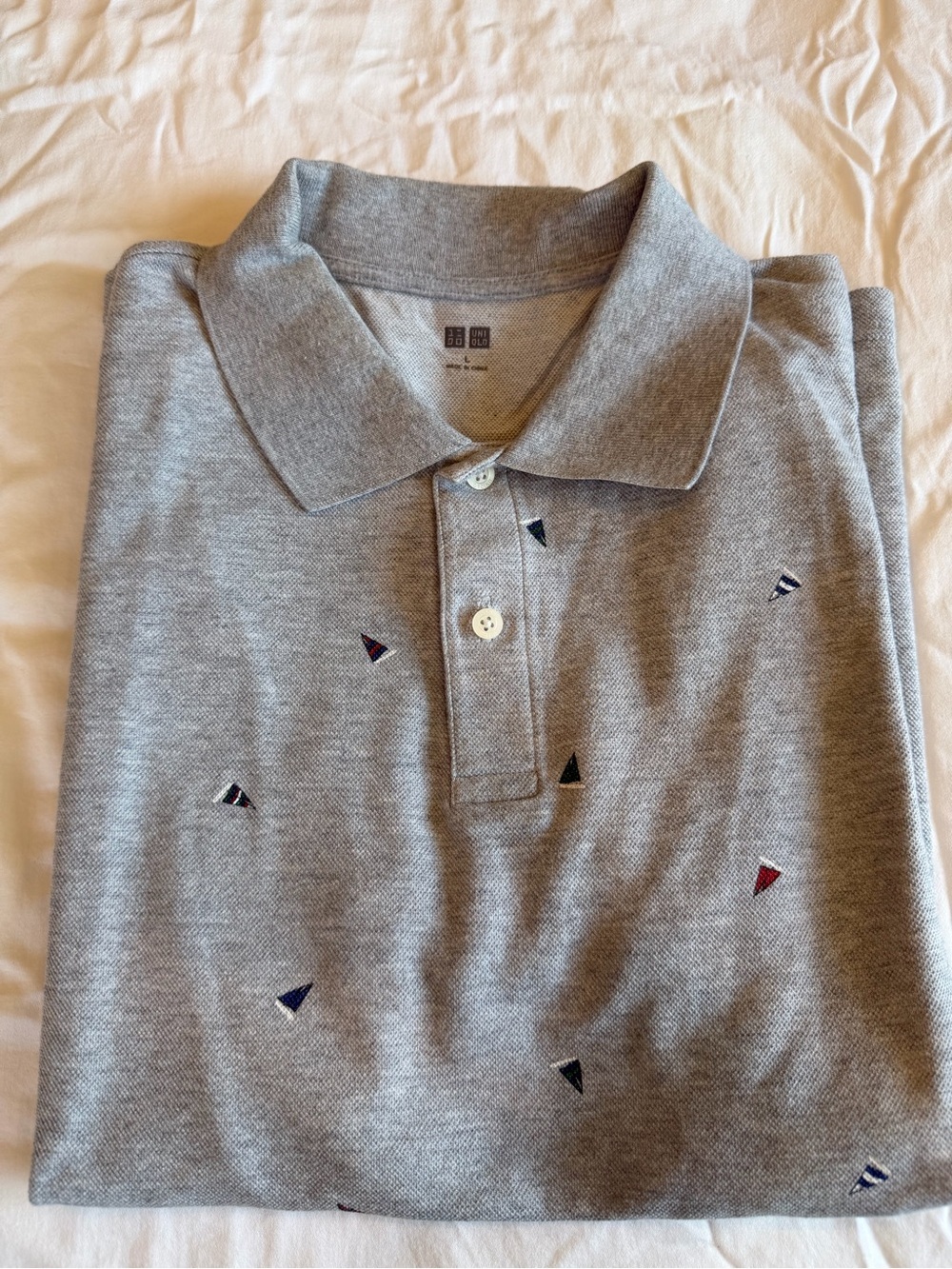 Uniqlo Grey Pique Polo with Multicolor Sailboat Pattern